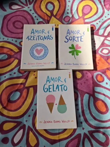 Livros Jenna Evans Welch (Amor & Gelato + Sorte + Azeitonas) - Impecáveis