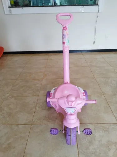 Triciclo Infantil Feminino