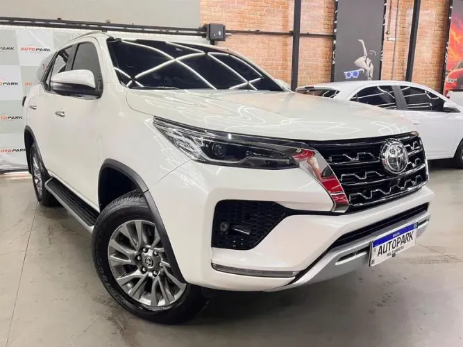 Toyota Hilux SW4 SRX 4X4 2.8 TDI 16V Dies. Aut. 2022