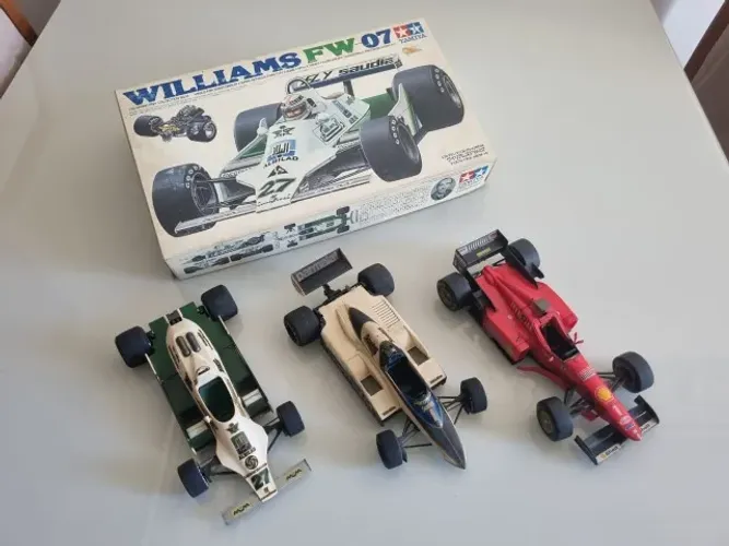 Kit 3 Miniaturas F1 + Caixa Tamiya - De Colecionador