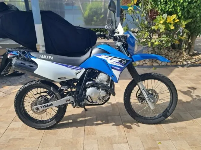 Lander 250 flex otimo estado.