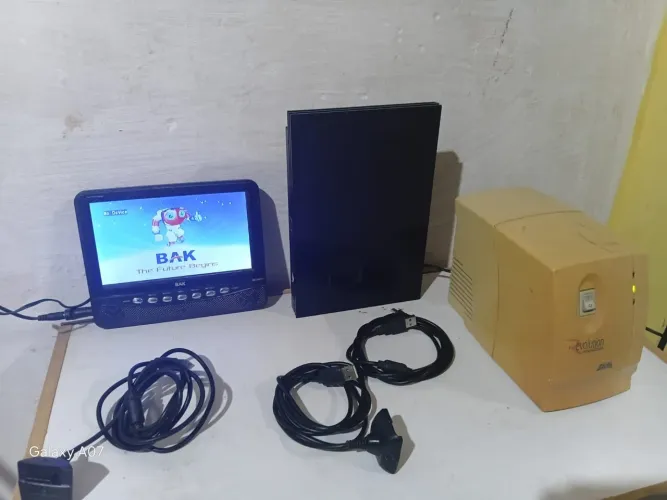 Vende Lotes te ps2 ir mini TV 5 polegadas ir estabelizador tudo funcionando