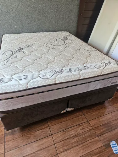 Cama Box Queen