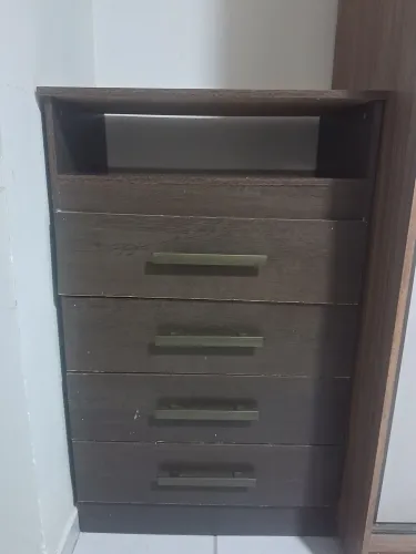 Vende-se Cômoda