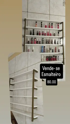 Esmalteiro e mesa para manicure em L