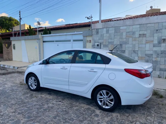Hyundai HB20S Premium 1.6 Flex 16V Aut. 4P 2014