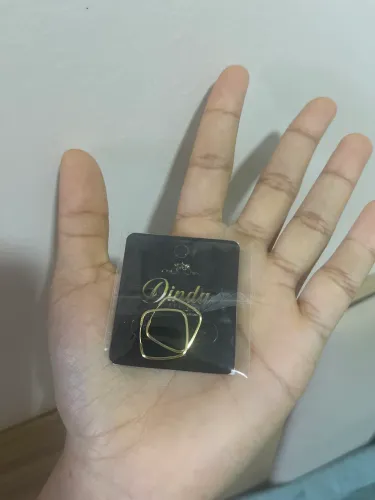 Argola quadrada ouro 18k