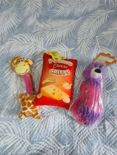 3 pelúcias para caes