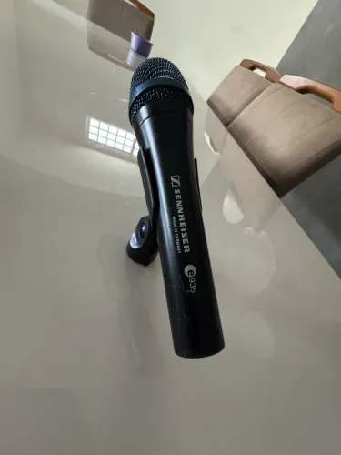 Microfone cabos