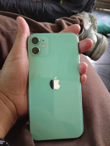 iPhone 11 com listras na tela 