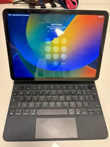 iPad Air 5th geração 256GB + Magic Keyboard