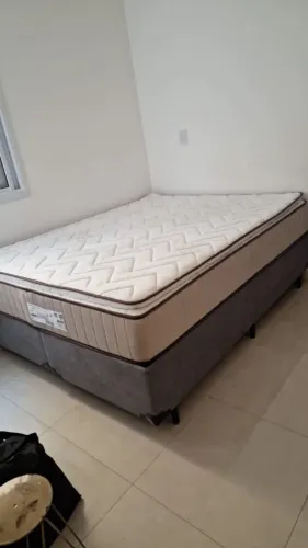 Cama de Casal Box Queen