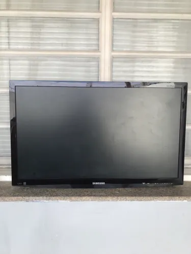 tv sansung HDTv monitor Sync master T27B350 obs. retirada de peça