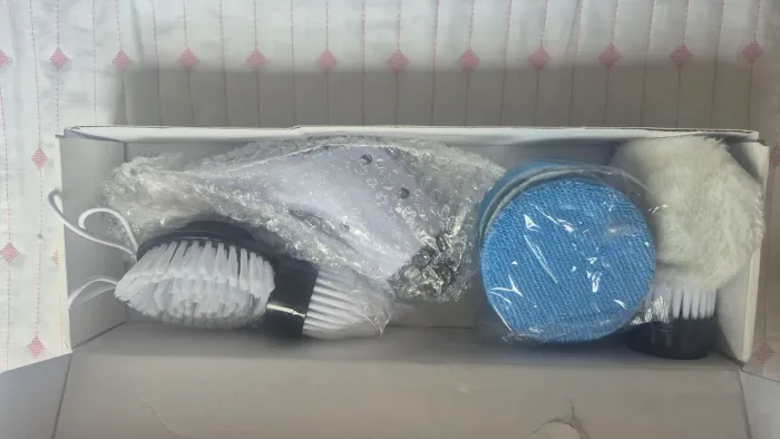 Escova de limpeza elétrica