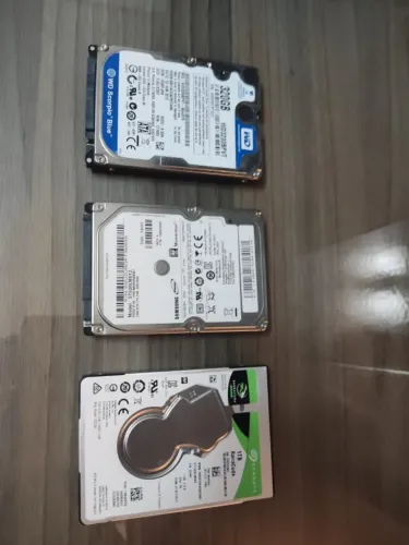 3 HDs 1Tb, 500gb e 320gb