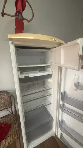Geladeira Consul Usada 1 Porta (Freezer em Cima) - Excelente Estado
