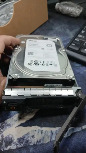 HD Dell SAS 2TB ST2000NM0045 7200RPM 12GBPS 128MB Cache com Case Original Servidor dell hp