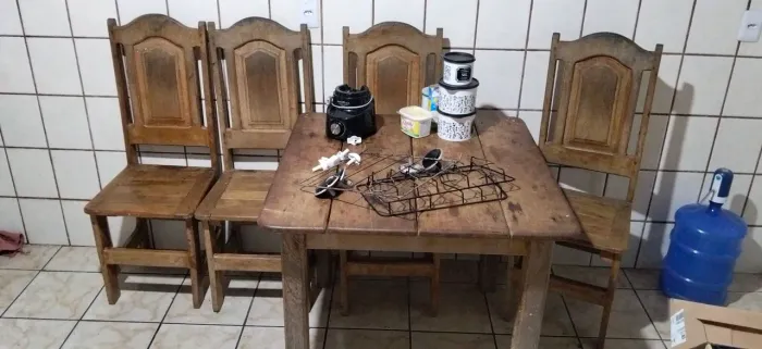 Vendo uma mesa!