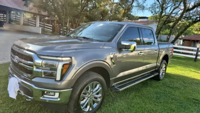 Ford F-150 Lariat 4X4 5.0 V8 2024