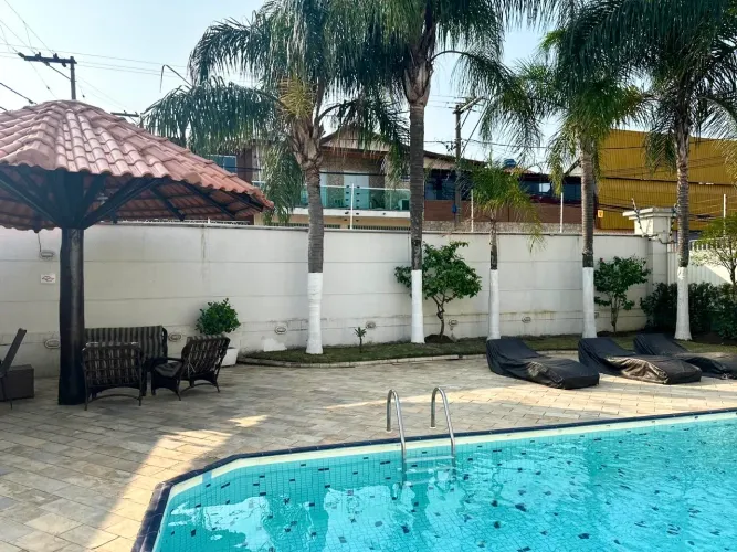Sobrado em condomínio com piscina | 2 dorms | 68m² | vaga | R$420 mil | Cruzeiro Sul SP ZL
