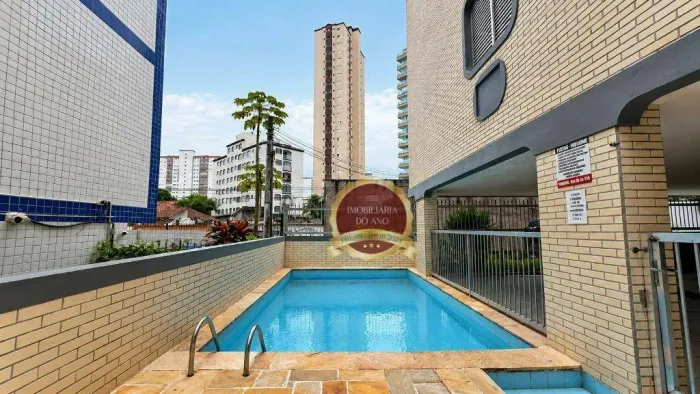 APARTAMENTO À VENDA NA VILA CAIÇARA | 2 QUARTOS | PRÓXIMO À PRAIA | LAZER COM PISCINA | 1