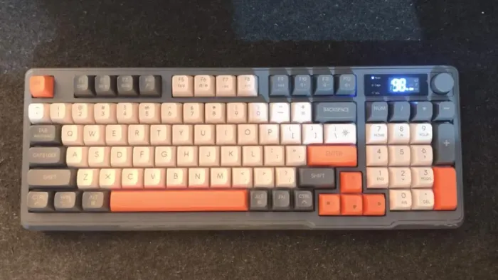 Teclado Sem Fio Freewolf M96 Shimmer Tela LCD Knob RGB Bluetooth 2.4G ? Novo