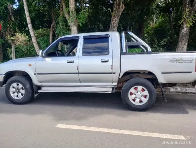 Toyota Hilux CD SRV 4X4 3.0 8V 116cv TB Diesel 2002