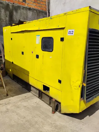 Vendo uma cabine pra grupo gerador 