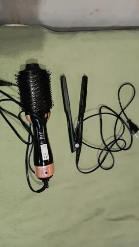 Cabelo , chapinha e escova secadora de cabelo