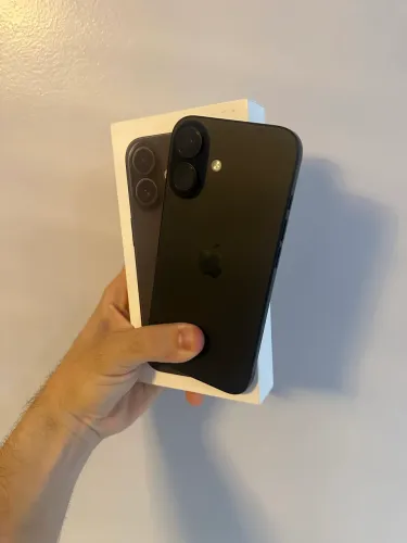 iPhone 16 - 128gb seminovo
