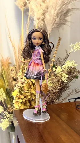 Boneca Cedar Wood ever after high w2
