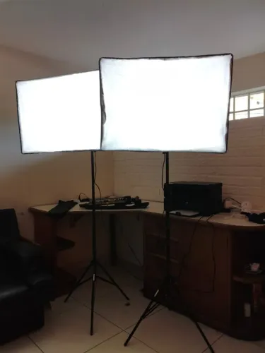 Kit de Iluminação Profissional com 2 Softboxes F&V
