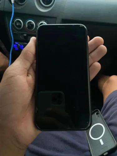 Vende-se iPhone XR precinho tem uns detalhes 