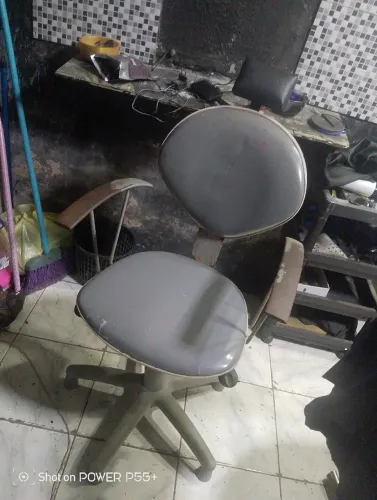 Vendo cadeira ótima pra uso só com as alguma mascas de uso