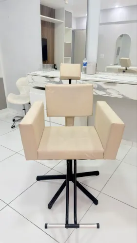 Vendo Cadeira hidráulica Maquiador