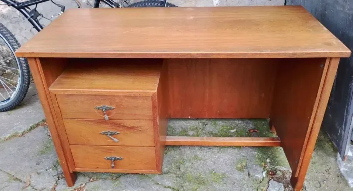 Escrivaninha em ótimo estado 