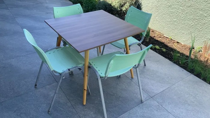 Mesa com 4 cadeiras