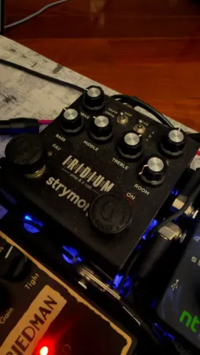 Pedal Strymon Iridium (acompanha Fonte + Caixa)