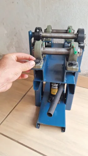 Calandra de metalon e tubos.