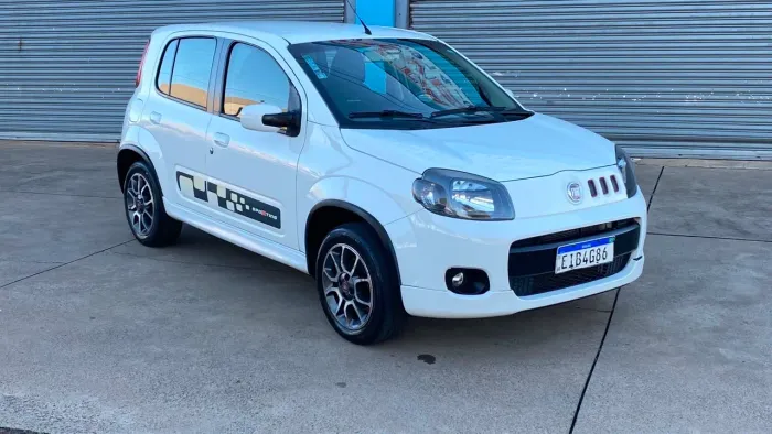 Fiat Uno Sporting 1.4 EVO Fire Flex 8V 4P 2012
