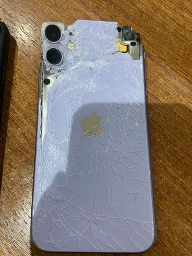 iPhone 11 / Retirada de peças