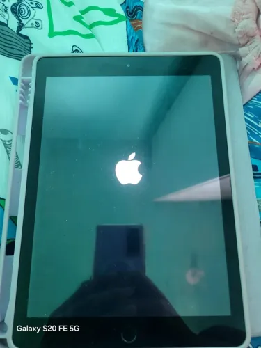 Vendo ipad pra sair logo