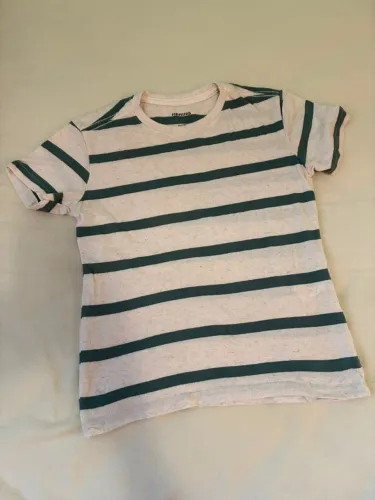Camiseta listrada Hering 8 anos