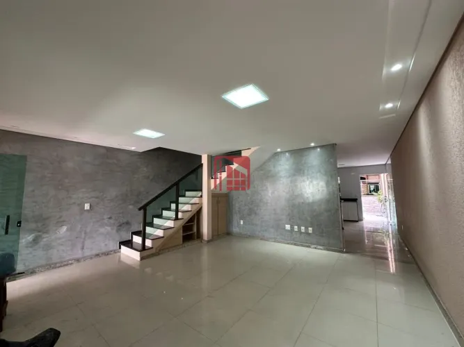 Oportunidade Real: Casa Completa no Bairro Amendoeiras