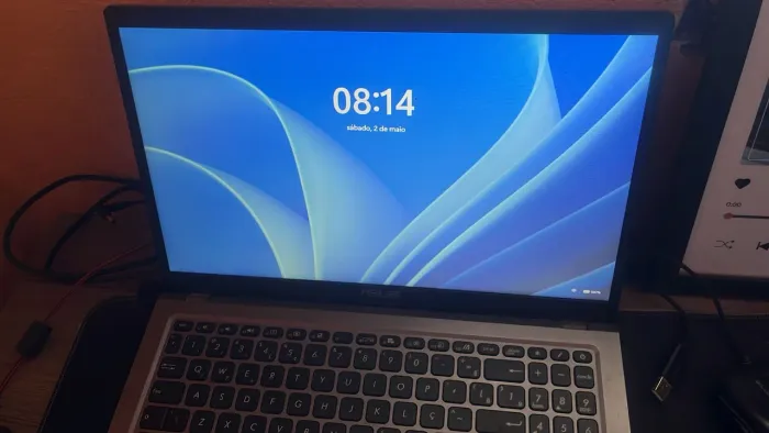 Notebook Asus, Ryzen 5 3500u, Radeon Vega 8, 8gb ram ddr4, SSD 240 gb.