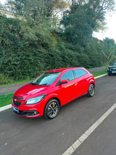 Chevrolet Onix Hatch LTZ 1.4 8V Flex Power Aut. 4P 2015