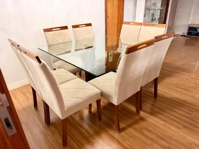 Mesa de Jantar + 8 Cadeiras