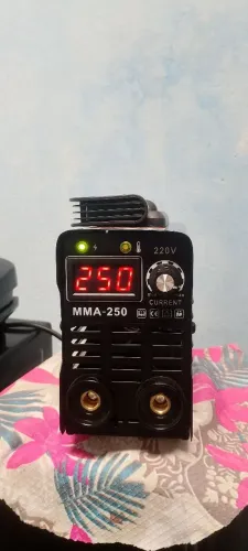 Máquina de Solda ( semi nova ) 250a - Inversora Eletrodo 220v + Martelo Picador + Eletrodo