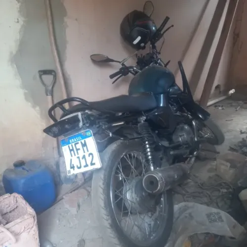 Vendo YBR top por 4.000 tem 1400 de multa ela tá toda em dias