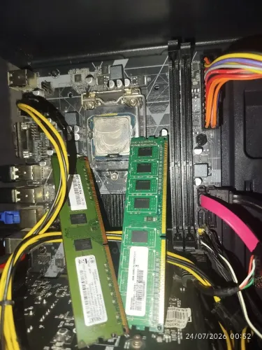 VENDO KIT PLACA H61 + 2 MEMÓRIAS RAMS 